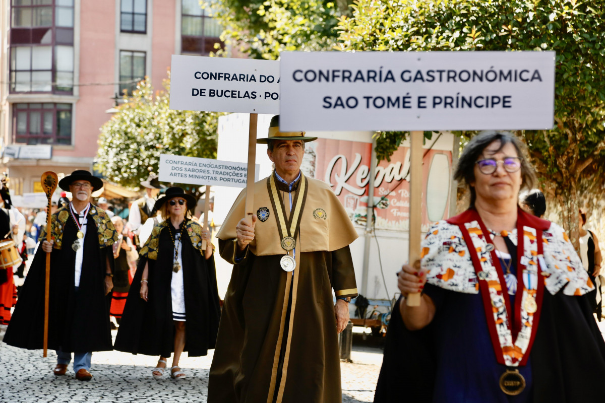 Desfile cofradu00edas capu00edtulo albariu00f1o cambados