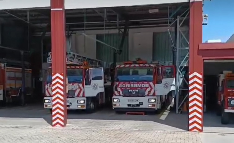 Dos incendios afectaron a la terraza de un local hostelero de Ribeira y a una escuela unitaria en Boiro