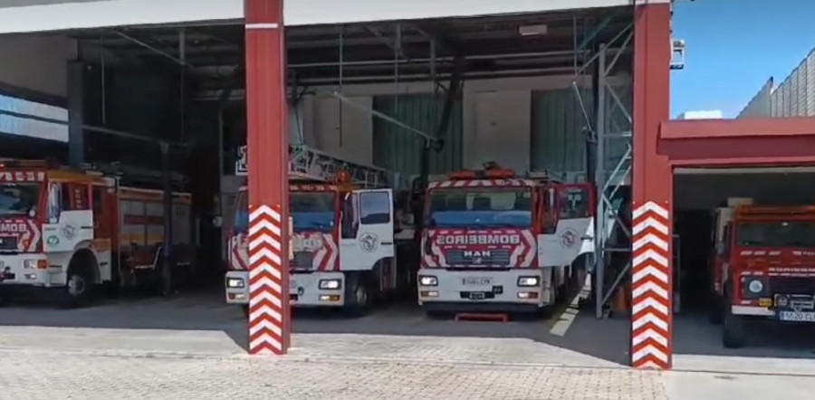 Dos incendios afectaron a la terraza de un local hostelero de Ribeira y a una escuela unitaria en Boiro