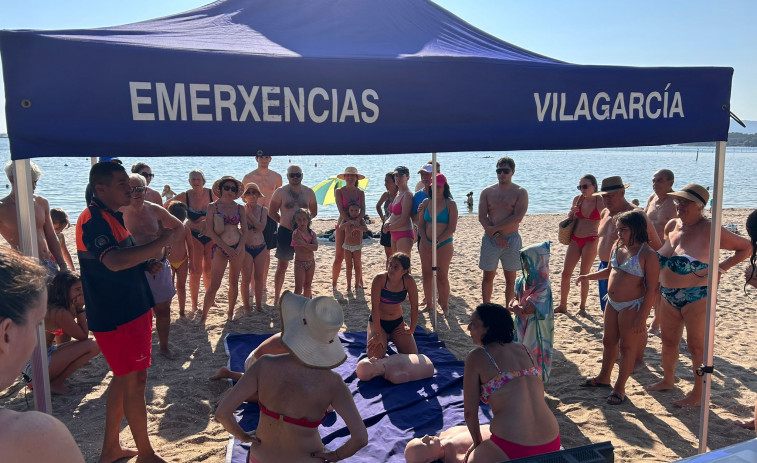 Lección para salvar vidas en la playa de Vilagarcía