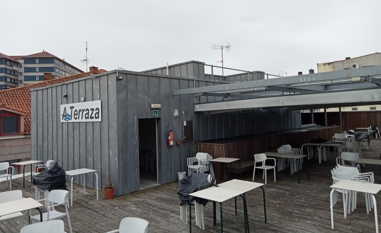 Adjudicada por 27.700 euros a Ferrovial Construcción SL la instalación de 28 paneles solares en el edificio del mercado de Ribeira