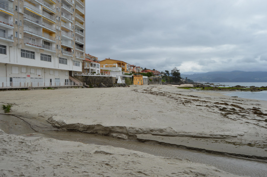 El agua de A Carabuxeira vuelve a ser excelente tras la obras de saneamiento en Profesor Hermida