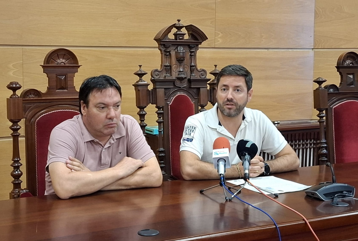 Alcalde cambados samuel lago y concejal festexos tino cordal