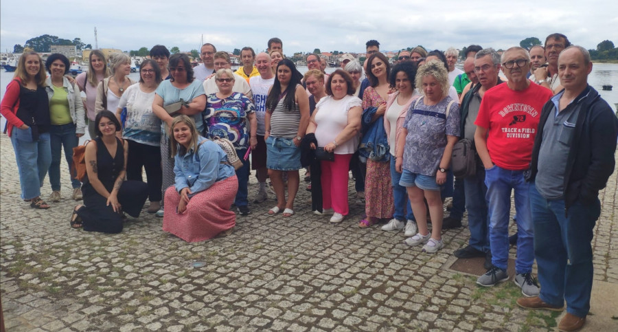 La familia de A Creba celebró su jornada de convivencia de verano en O Grove