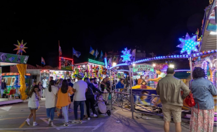 Portos, Concello y feriantes llegan a un acuerdo para colocar las atracciones en Portonovo