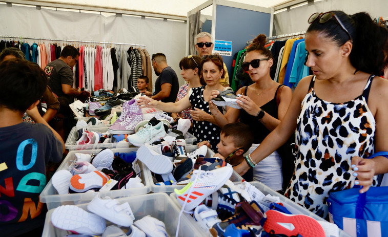 Vilanova Centro inaugura su feria de oportunidades en la Festa do Mexillón