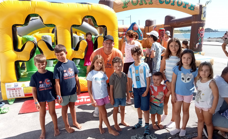 Las fiestas de verano de Palmeira incluyeron en su inicio un parque de hinchables en Porta da Eira y hoy será la de espuma