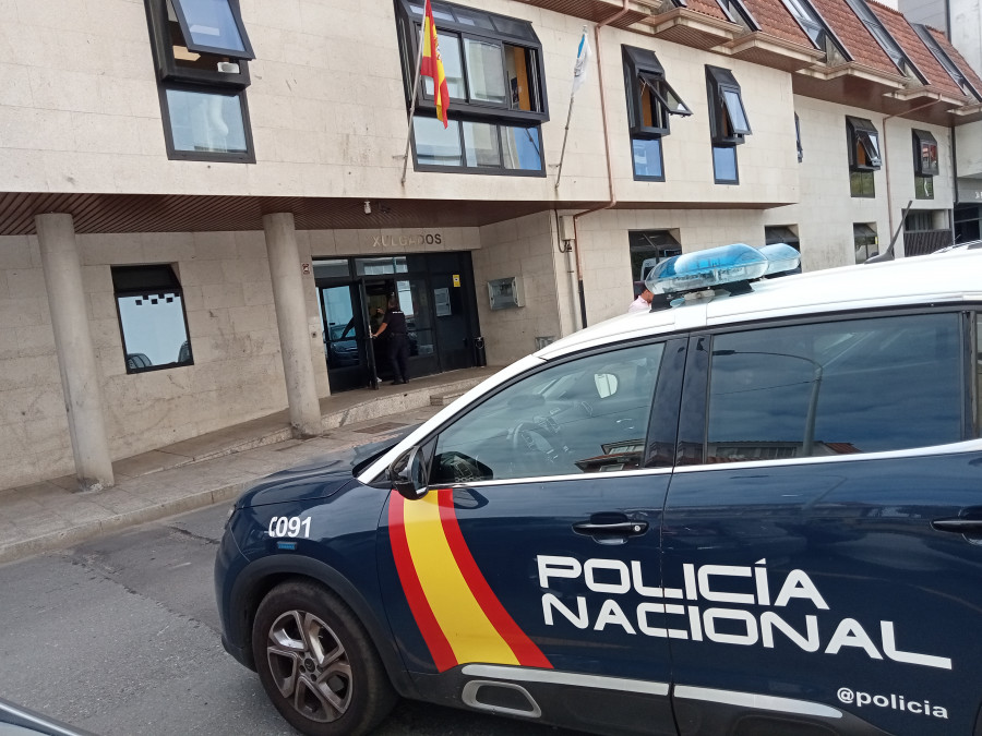 Queda en libertad la joven detenida en relación con las puñaladas a un menor en las fiestas de Palmeira, en Ribeira