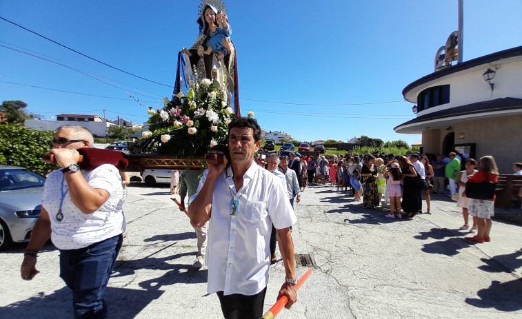 La parroquia de Castiñeiras inicia sus fiestas de verano con una jornada dedicada al Sagrado Corazón