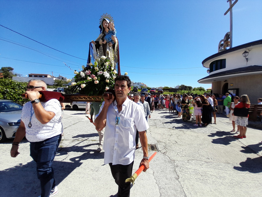 La parroquia de Castiñeiras inicia sus fiestas de verano con una jornada dedicada al Sagrado Corazón