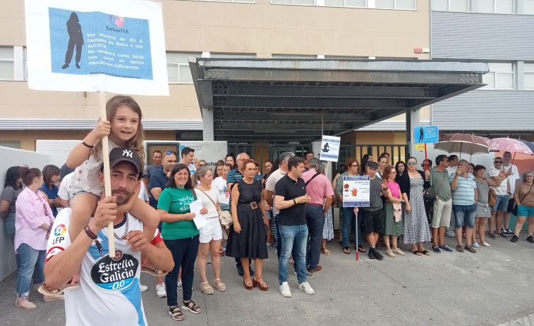 Las ANPA de Boiro muestran su unidad con el IES A Cachada en su demanda de un PT a tiempo completo para apoyo educativo