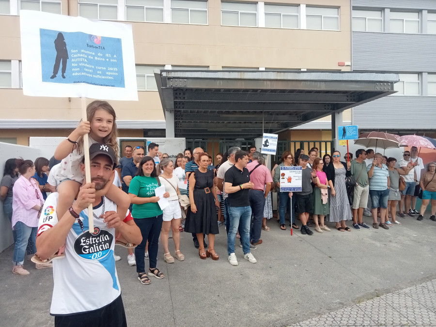 Las ANPA de Boiro muestran su unidad con el IES A Cachada en su demanda de un PT a tiempo completo para apoyo educativo