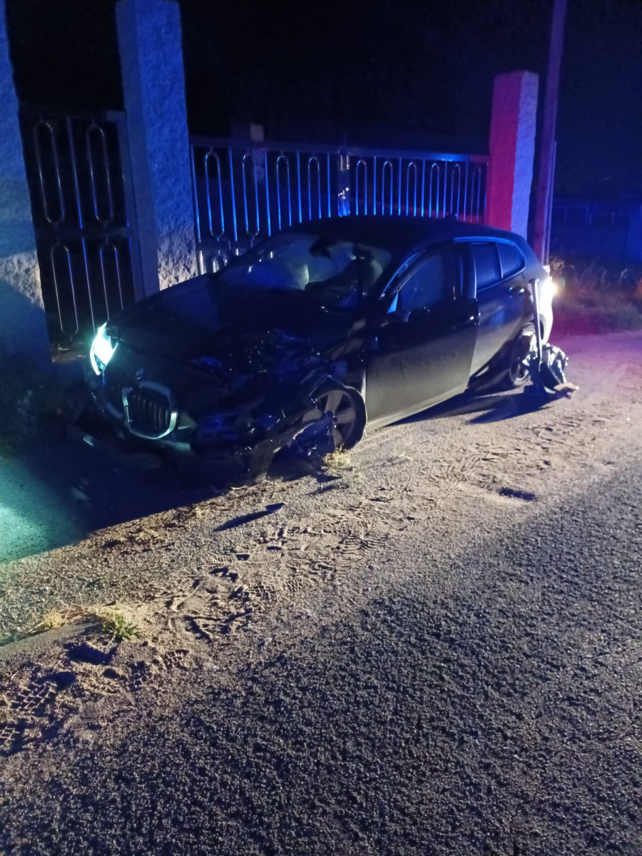 Dos heridos leves en la colisión entre dos coches en O Grove