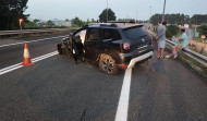 Buscan a los ocupantes de un vehículo que se dieron a la fuga tras un accidente en Sanxenxo