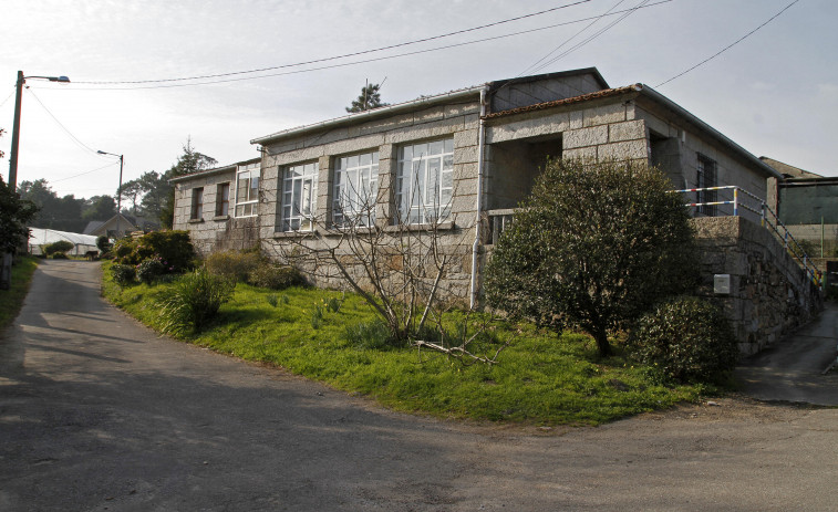 Vilagarcía acusa a la Xunta de impedir fijar población en el rural con el cierre de escuelas unitarias