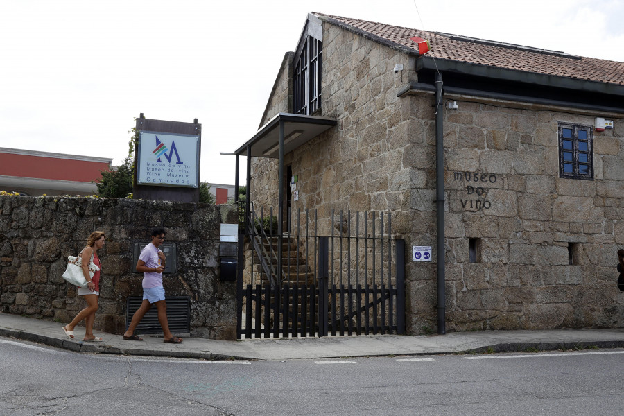 El Museo do Viño de Cambados lleva todo el verano cerrado por una baja laboral y sin visos de solución