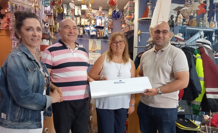 Efectos Navales Santa Uxía, O Bazar de Oujo y Audicost reciben los premios a la mejor decoración de Artemar