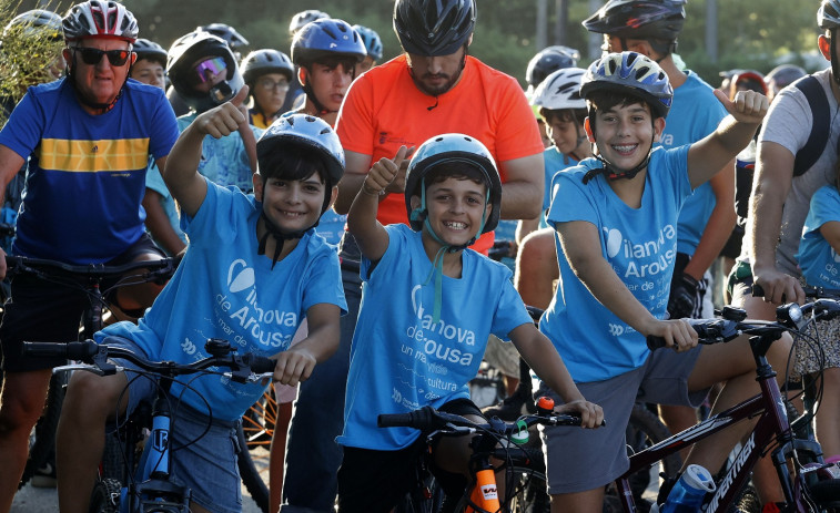 Vilanova recuerda la histórica salida de La Vuelta con una multitudinaria Festa da Bicicleta