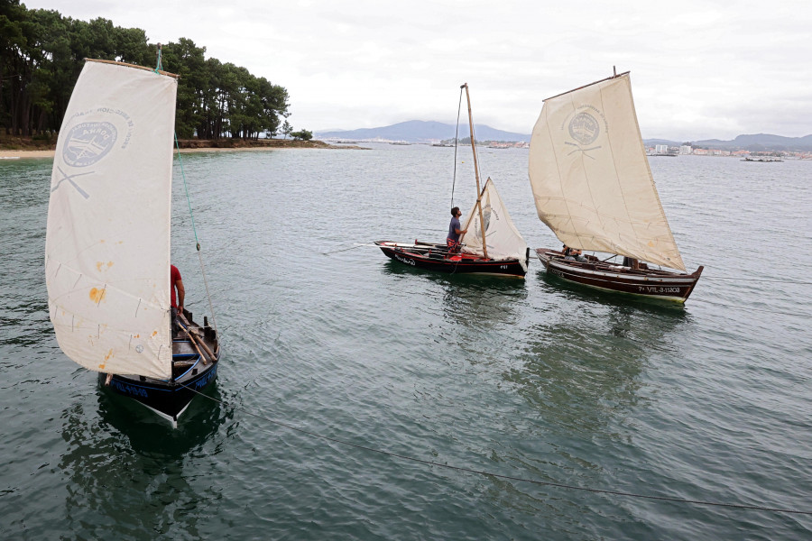 La Mancomunidade do Salnés lleva sus “Bautismos de mar” a más de 200 escolares de la comarca