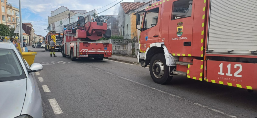 Extinguen un incendio declarado en una vivienda de As Sinas, Vilanova