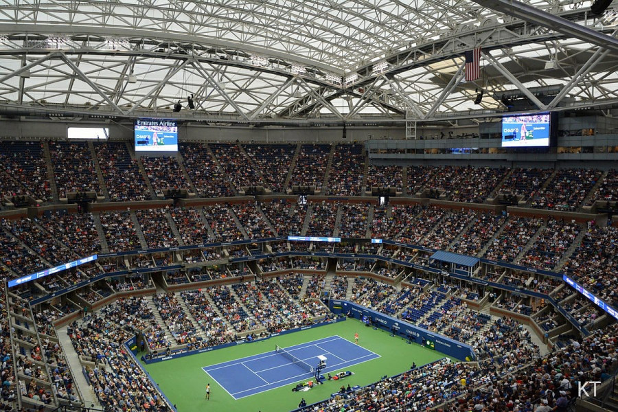 Jéssica Bouzas se medirá a Pegula en el estadio más grande del mundo del tenis