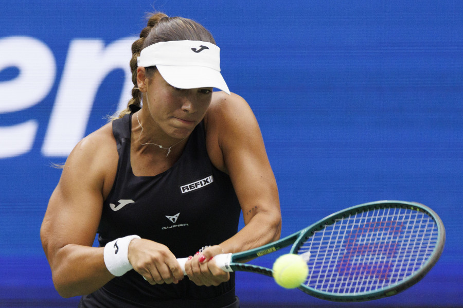 Jéssica Bouzas se despide con la cabeza alta del US Open ante la todopoderosa Pegula