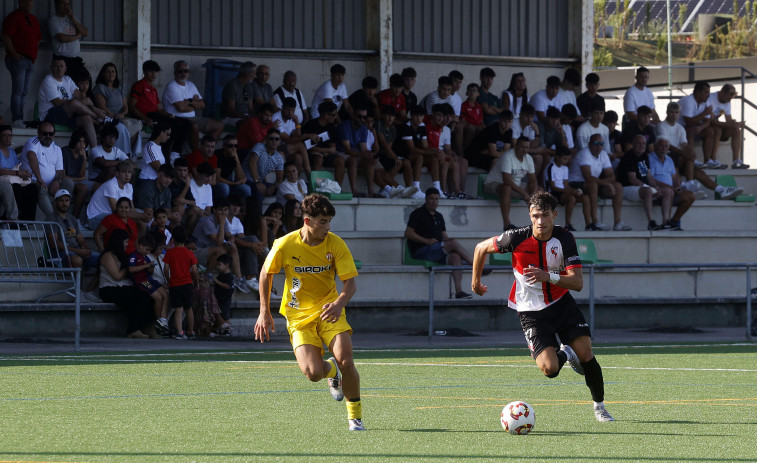 El Arosa Juvenil arranca la temporada a golpe de gol