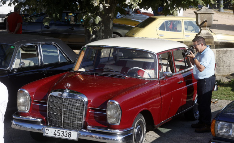 Moraña acoge la I Concentración de Coches Clásicos do Carneiro con una ruta y comida de grupo