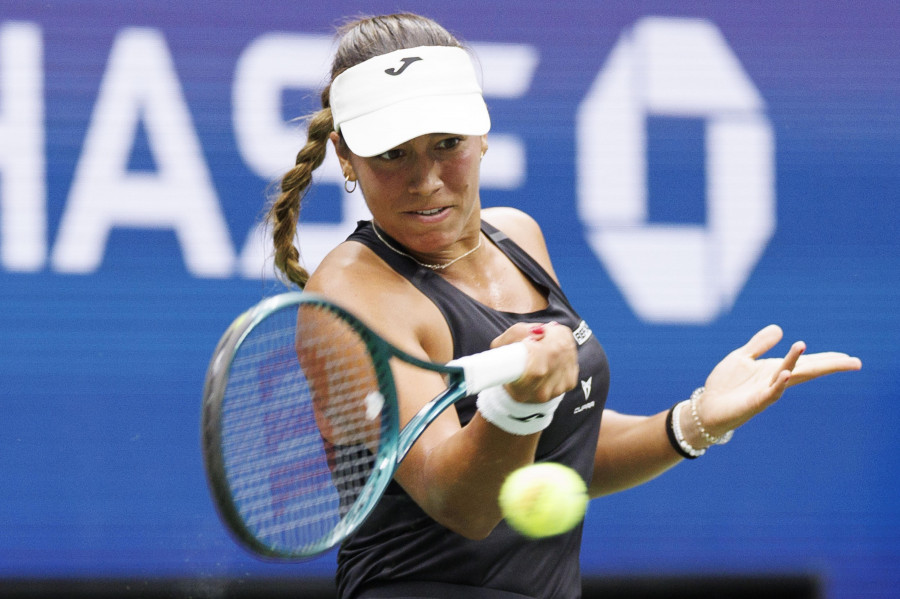 Jéssica Bouzas inicia su gira asiática con una derrota ante la japonesa Sara Saito en el WTA 250 de Osaka