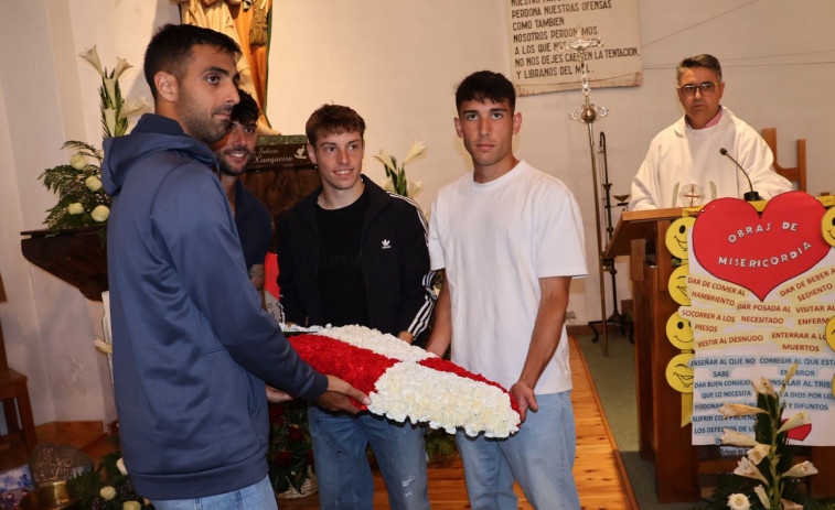 Ofrenda floral del Arosa a la Virgen de A Xunqueira