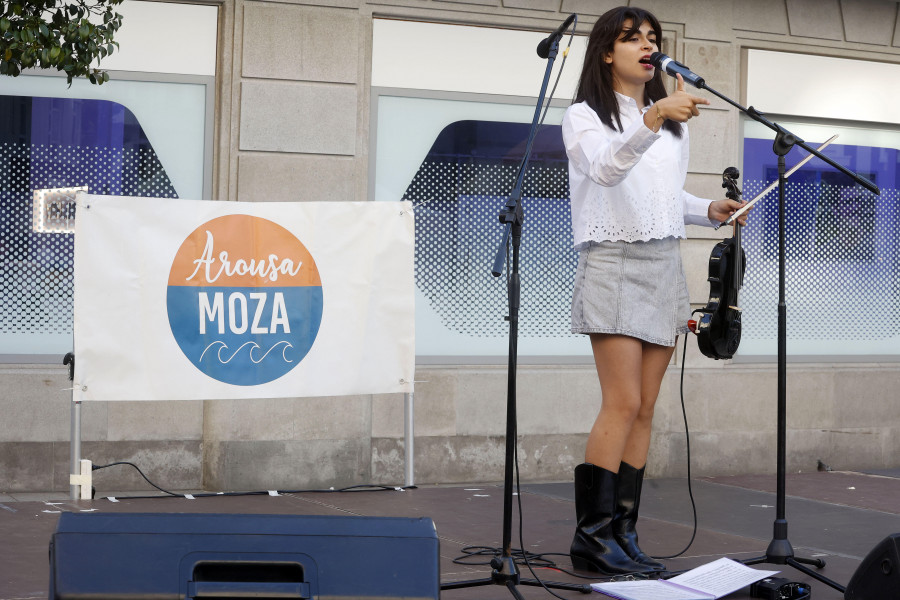 Arousa Moza "inspira" y llena la Praza de Galicia de Vilagarcía