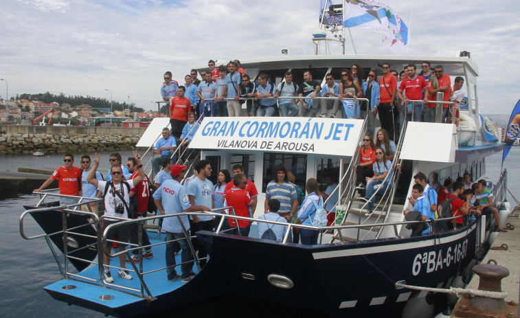 La peña Os Carcamáns vuelve a surcar los mares para animar el domingo al Celta