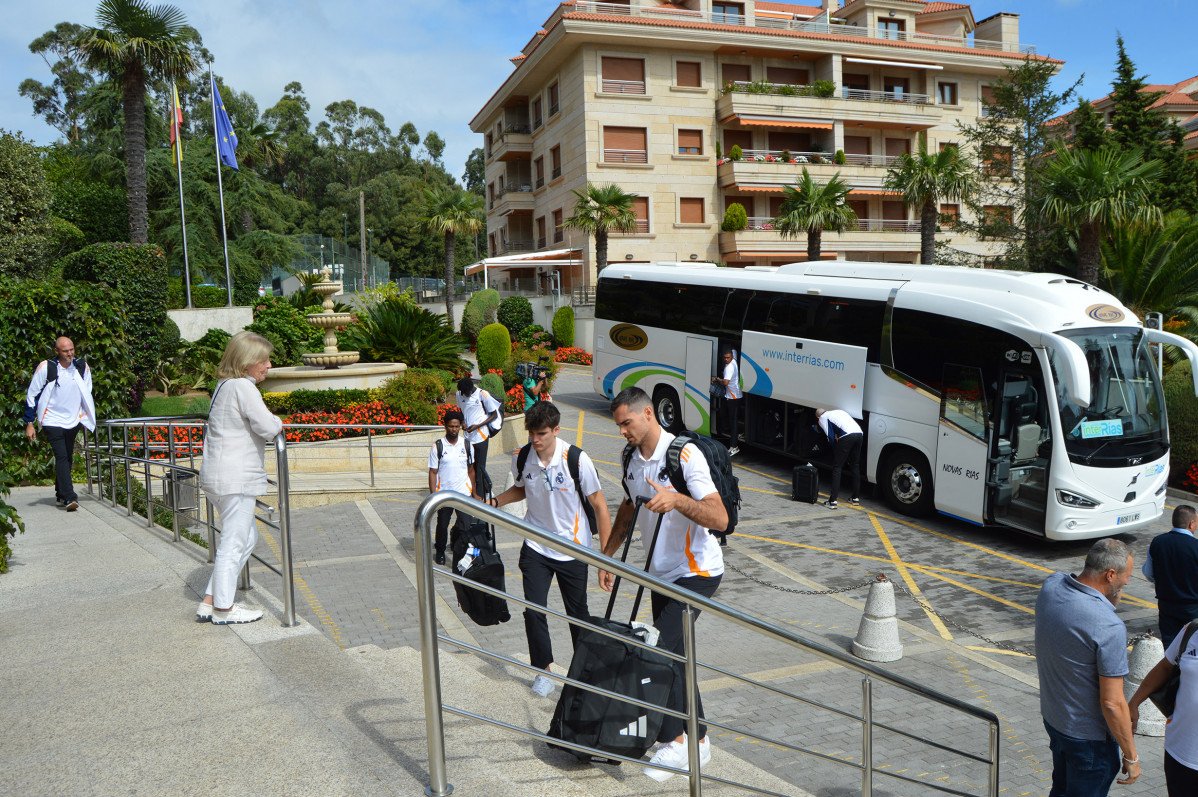 LLegada Real Madrid Hotel Carlos I Silgar