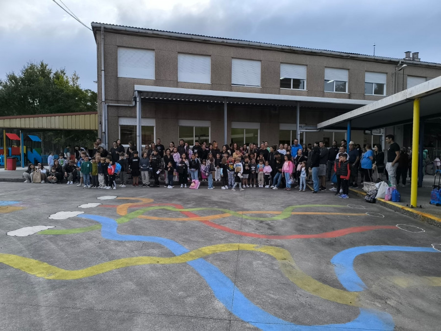 Sin clase en el Brea Segade de Rianxo: Las familias se plantan ante la falta de profesores de refuerzo