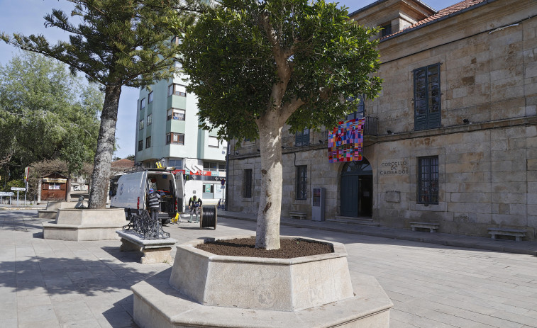 El TSXG desestima un recurso del exasesor legal del Concello de Cambados contra la OEP que lo desalojó del puesto