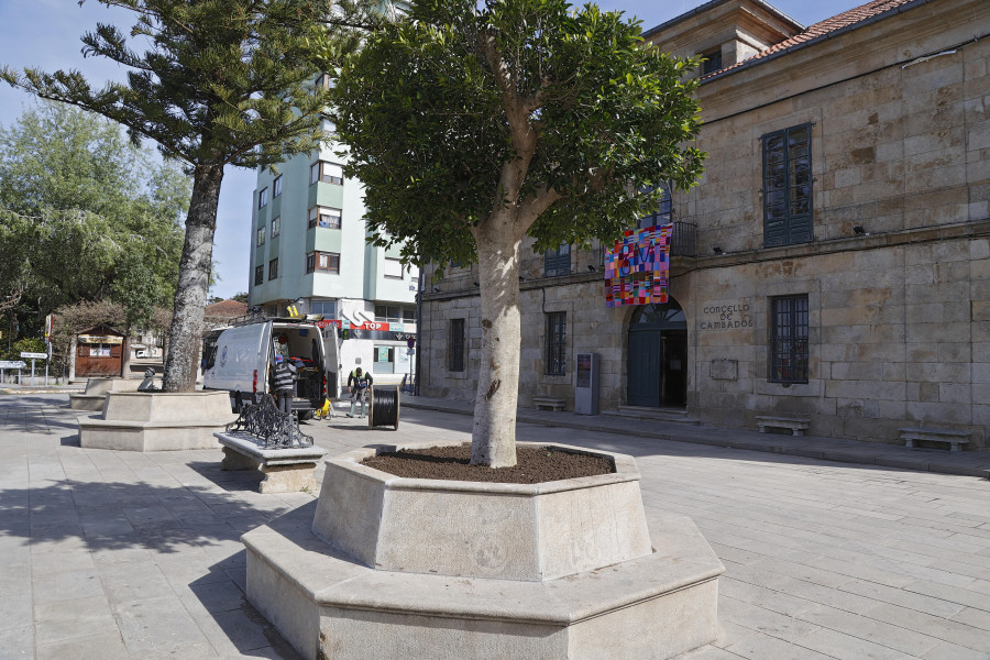 El TSXG desestima un recurso del exasesor legal del Concello de Cambados contra la OEP que lo desalojó del puesto