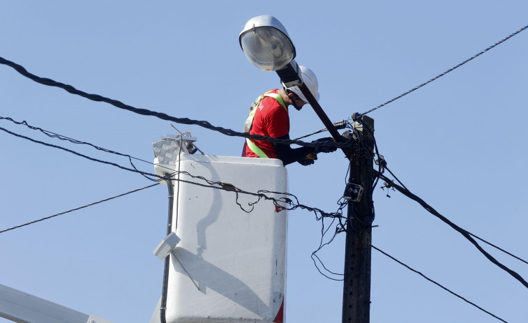 A Illa inicia el cambio del alumbrado en una decena de calles, que pasarán a luces led