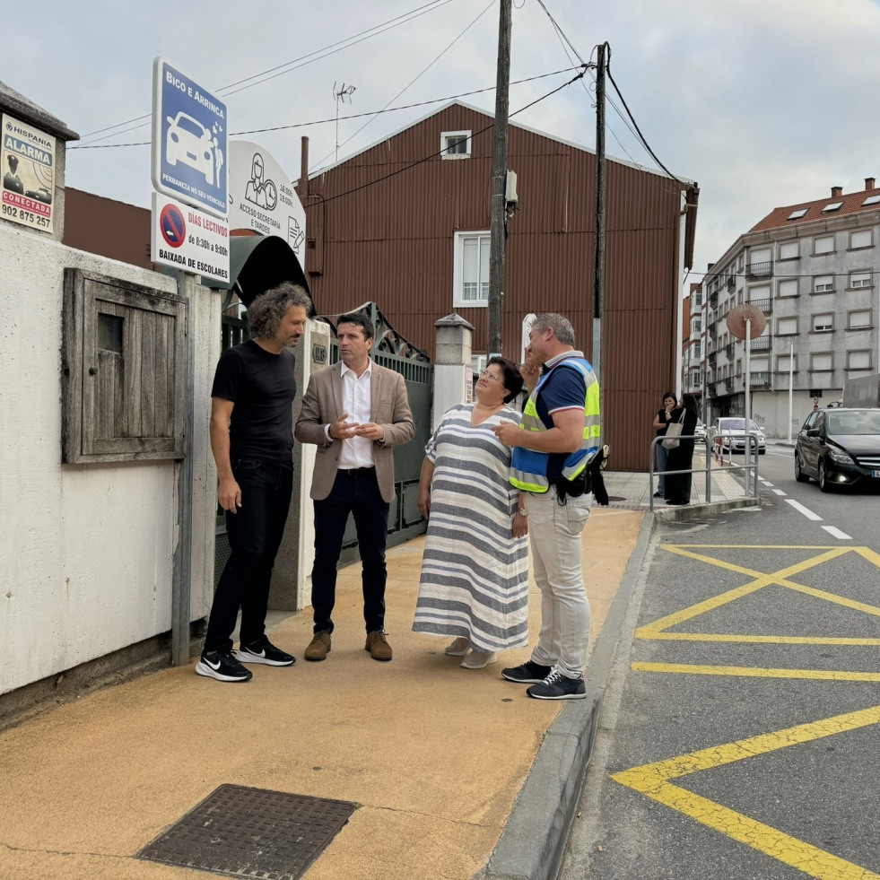 Boiro implanta el “Bico e Arrinca”: una zona para parar el coche y dejar a los niños con seguridad