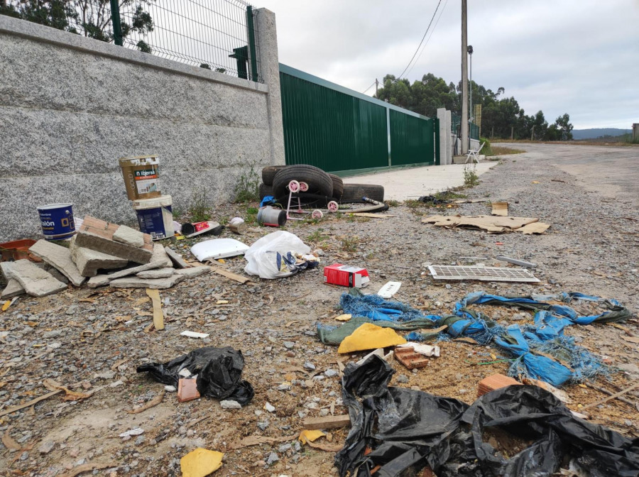 El PSOE urge reabrir el punto limpio por “risco ambiental” en Ribadumia