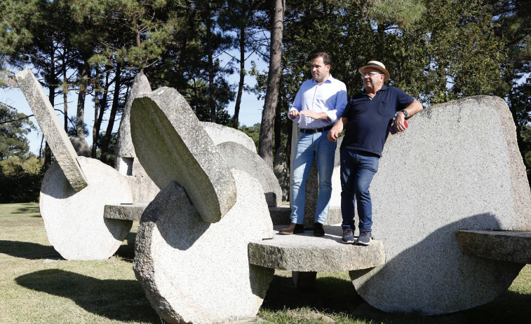 El diputado provincial Jorge Cubela visita el museo al aire libre de la Fundación Manolo Paz