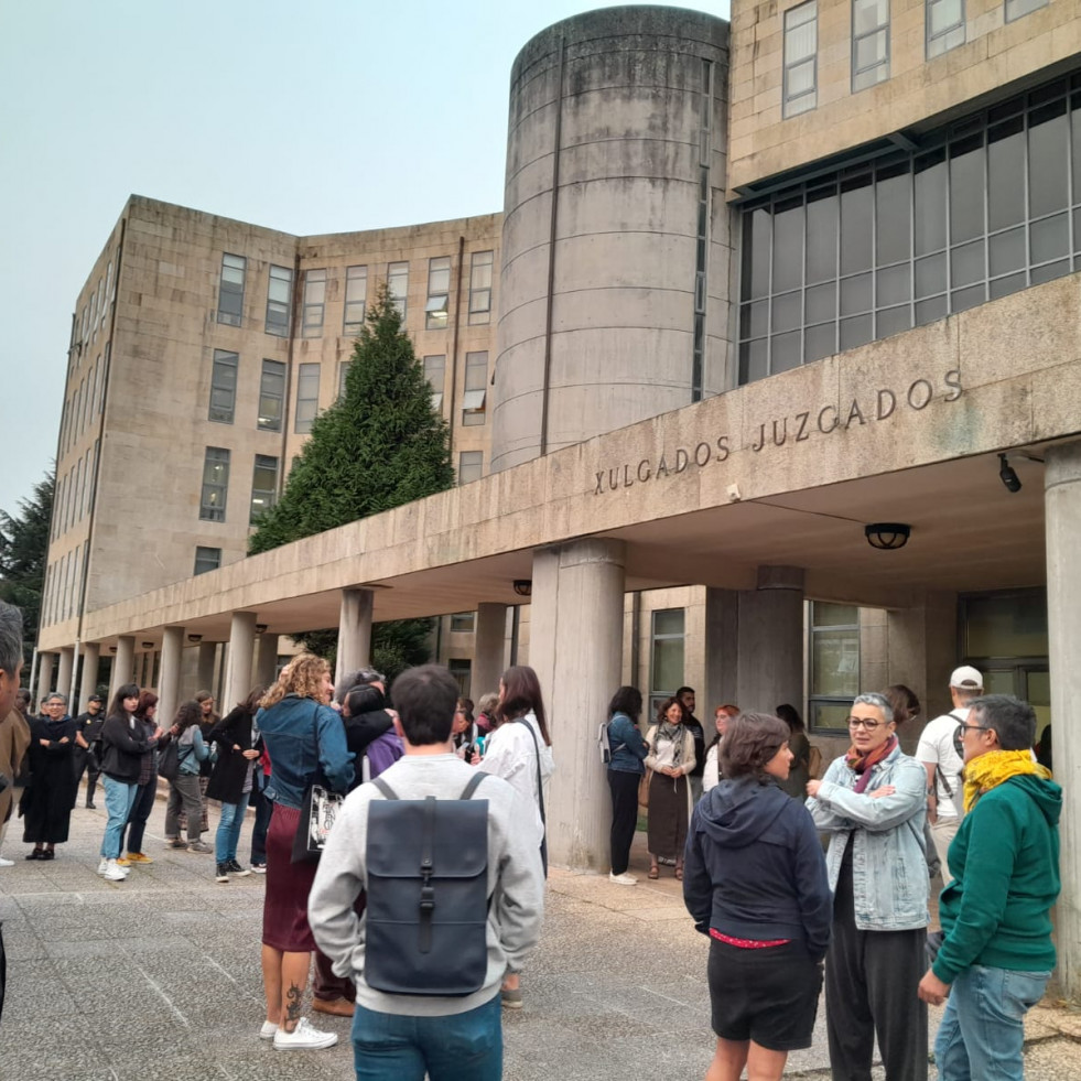 Comienza el juicio contra el exalcalde de Pontecesures por presunta agresión sexual a su sobrina