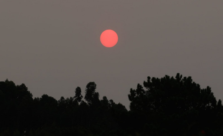 Un sol rojo preside los cielos de Arousa