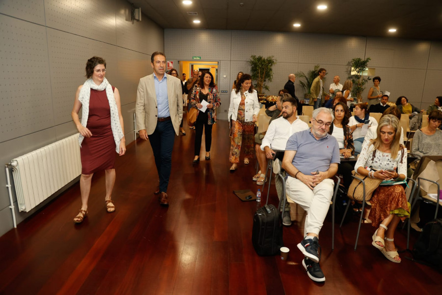 Mar fija para el día 25 la reunión con las cofradías para hablar de si abrir o no las zonas de libre marisqueo