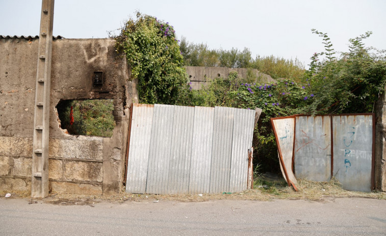 El Concello de Vilagarcía ya había abierto un expediente de disciplina urbanística a los dueños de la finca que ardió ayer