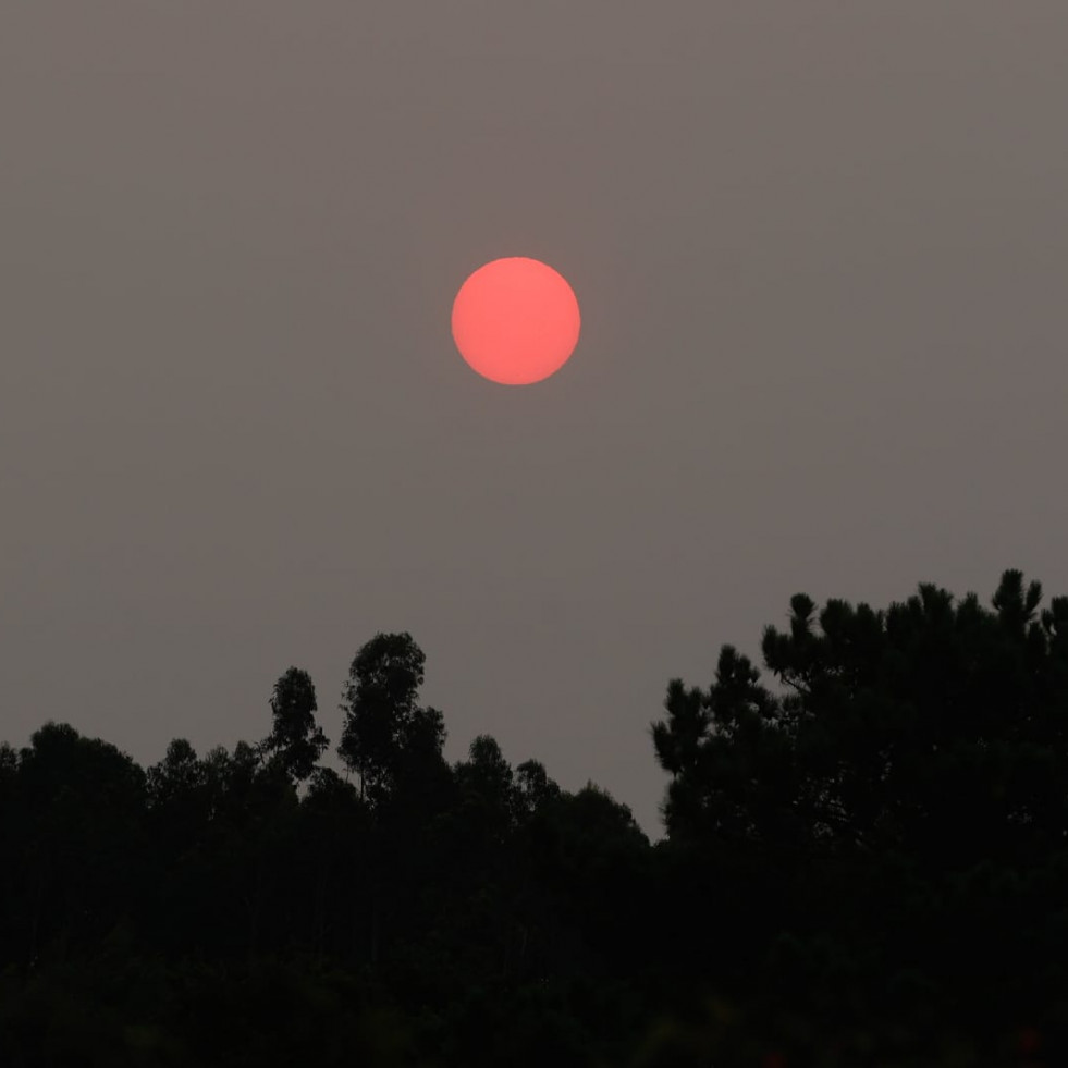 La Xunta recomienda no practicar deporte al aire libre y cerrar las ventanas por la llegada del humo de Portugal