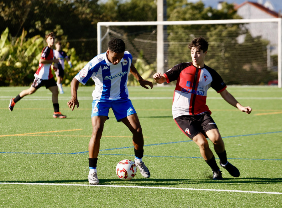 El Arosa Juvenil busca su primera victoria liguera ante el Pontevedra