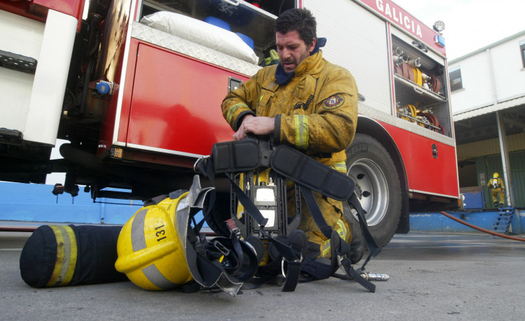 Los bomberos sofocan una quema no autorizada en Vilanova