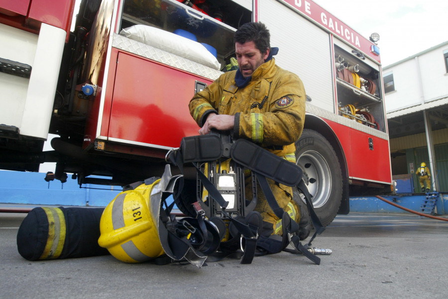 Los bomberos sofocan una quema no autorizada en Vilanova