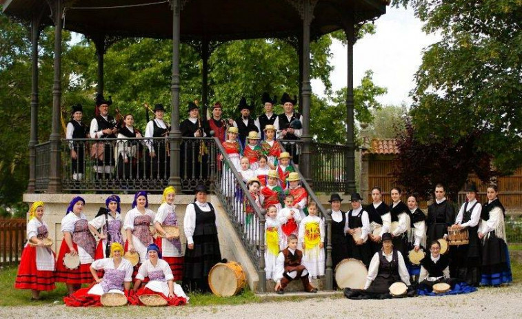 La Agrupación de Música e Baile Tradicional de Cuntis invita a los vecinos a unirse