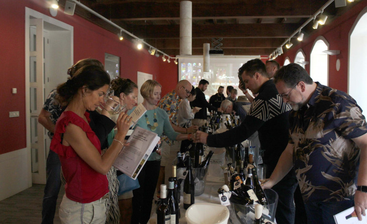 La Wine Scholar Guild visita la DO Rías Baixas: “Sus albariños no tienen nada que ver con los del resto del mundo”